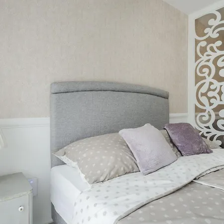 Katica Szallas Apartment *
