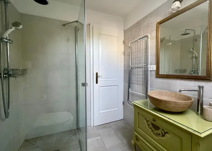 Katica Szallas Daire